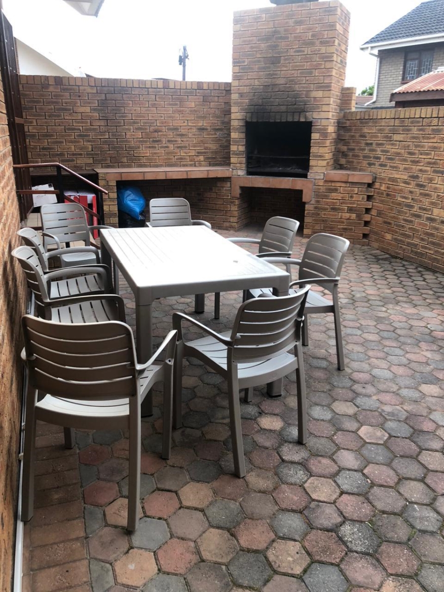 2 Bedroom Property for Sale in Bayview Western Cape